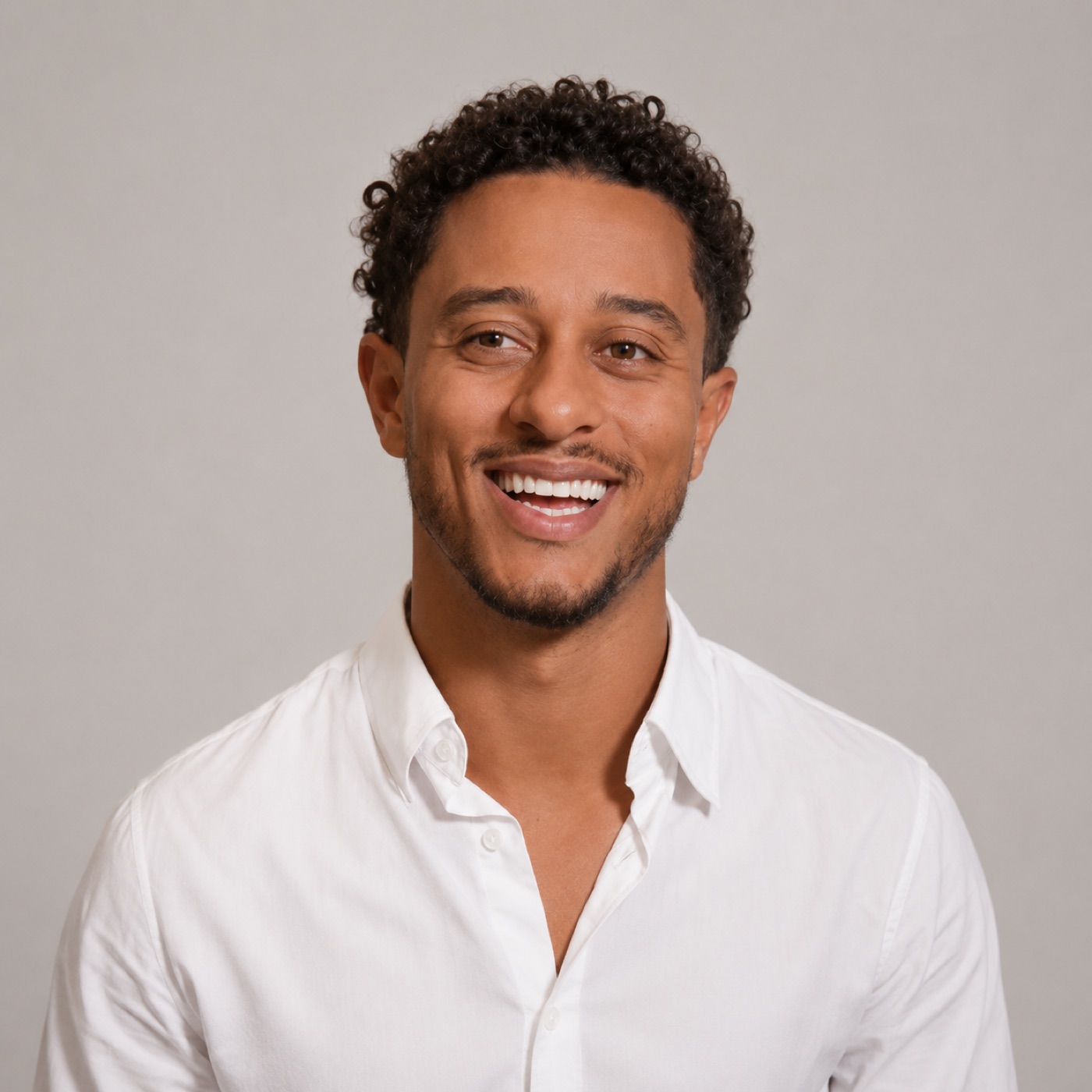 Portrait d'Axel Griver, hôte du podcast